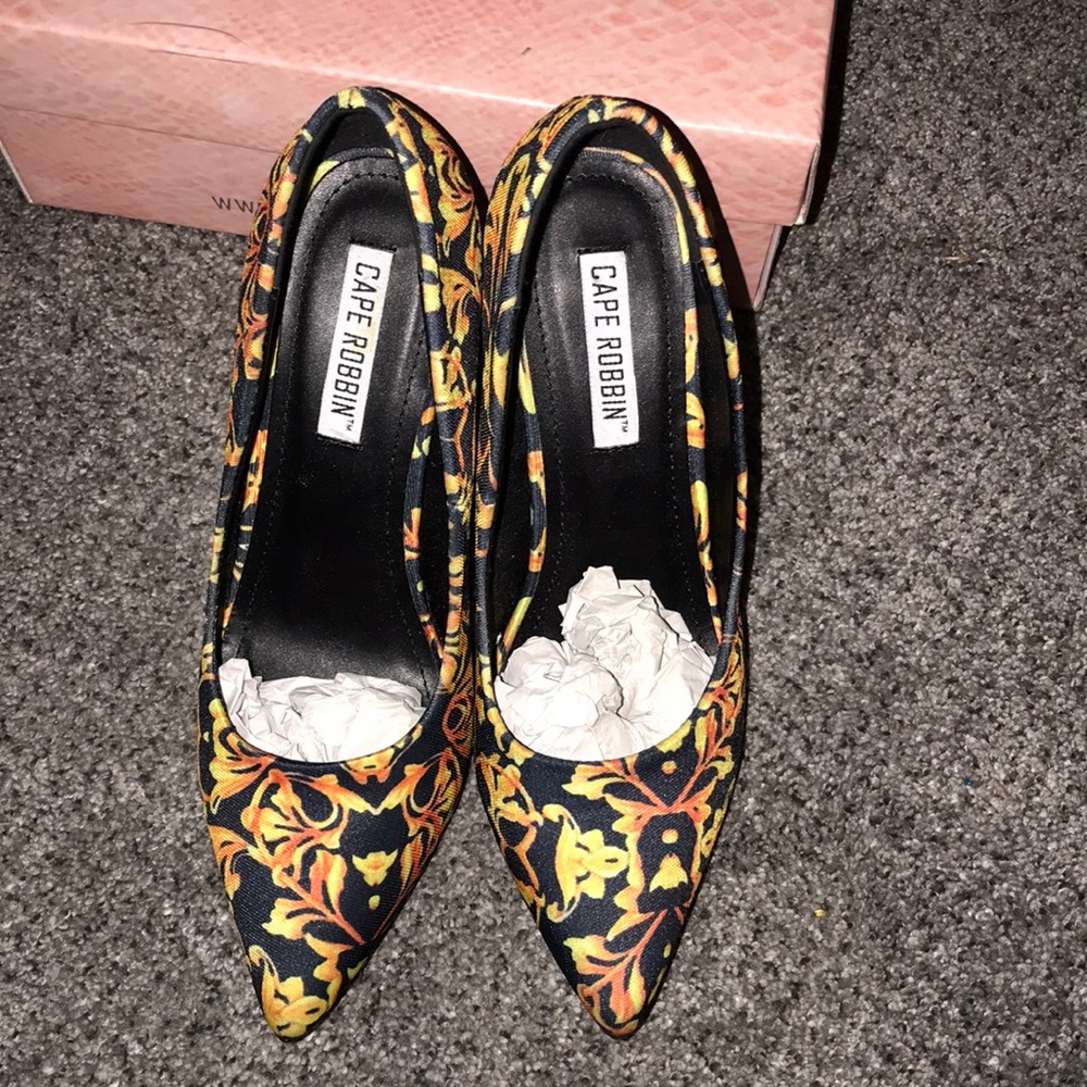 High heels - Picture 4 of 6